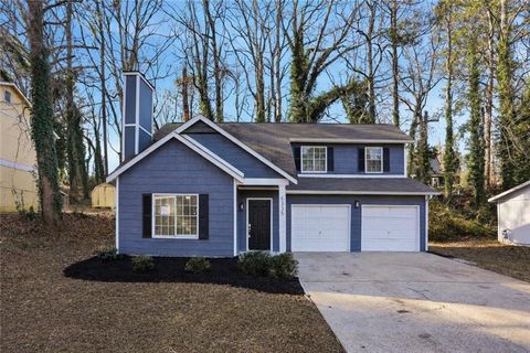 Homes For Sale - 5335 Forest Downs Lane<br/> South Fulton, GA 30349