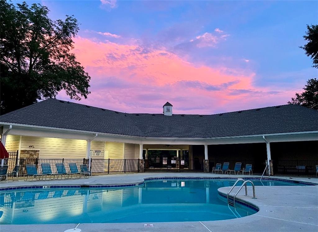 HERITAGE CREST - Residential