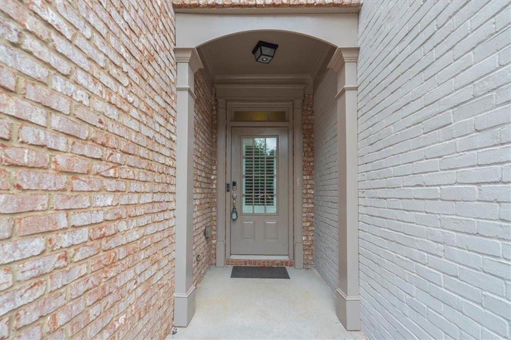 4913 BERKELEY OAK Circle