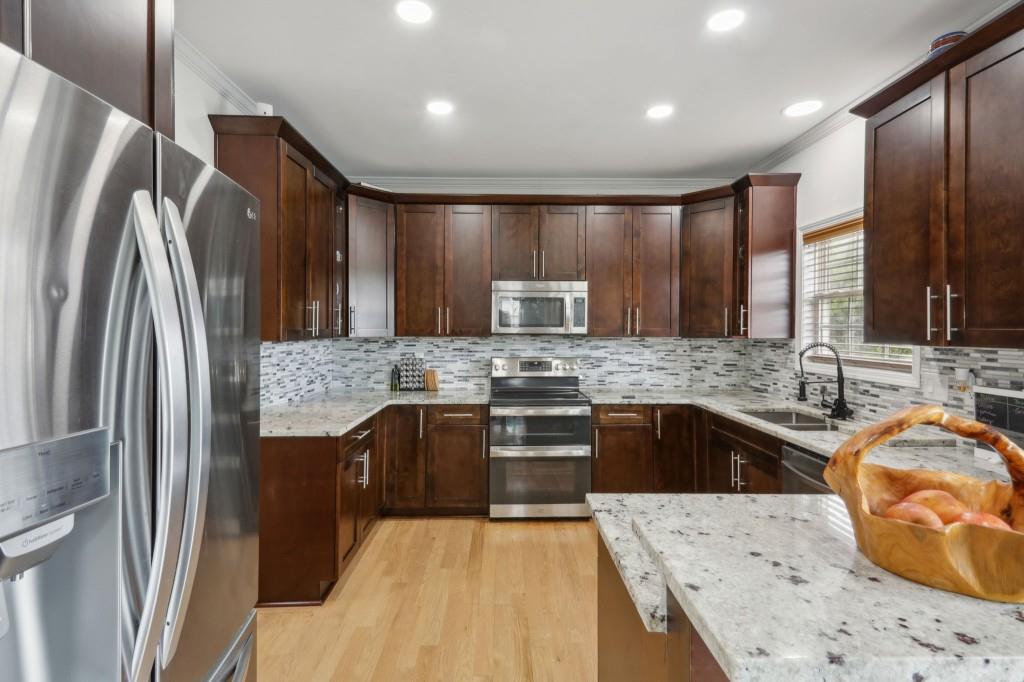 1221 Fountain Head Court