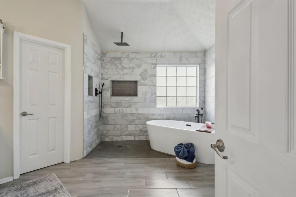 1221 Fountain Head Court