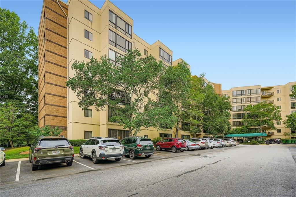 1800 Clairmont Lake A310