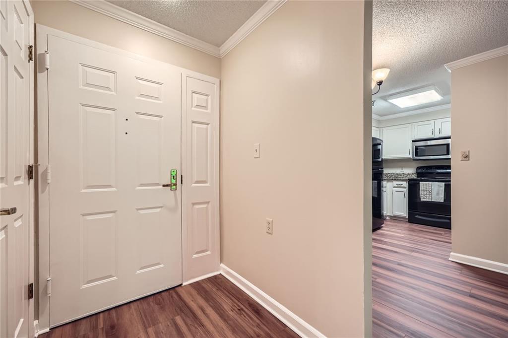 1800 Clairmont Lake A310