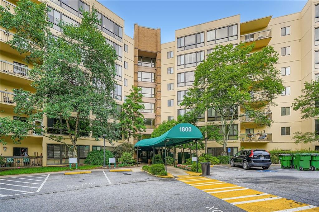 1800 Clairmont Lake A310