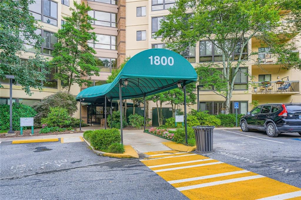 1800 Clairmont Lake A310
