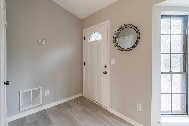 3814 Whaley Court, Snellville, Georgia image 4