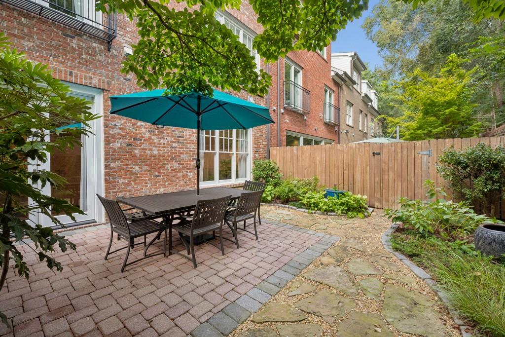 3313 Buckhead Forest Mews NE