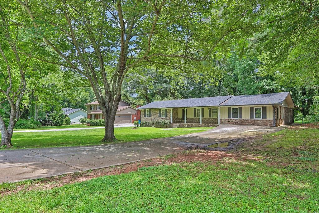 1724 Rhonda Lane