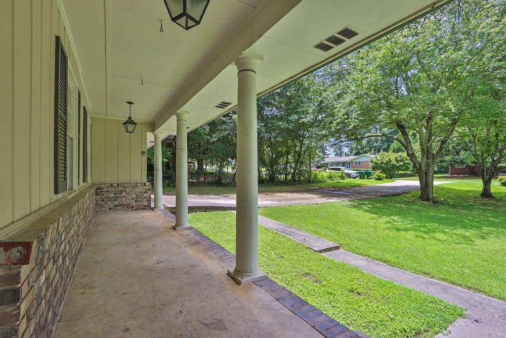 1724 Rhonda Lane