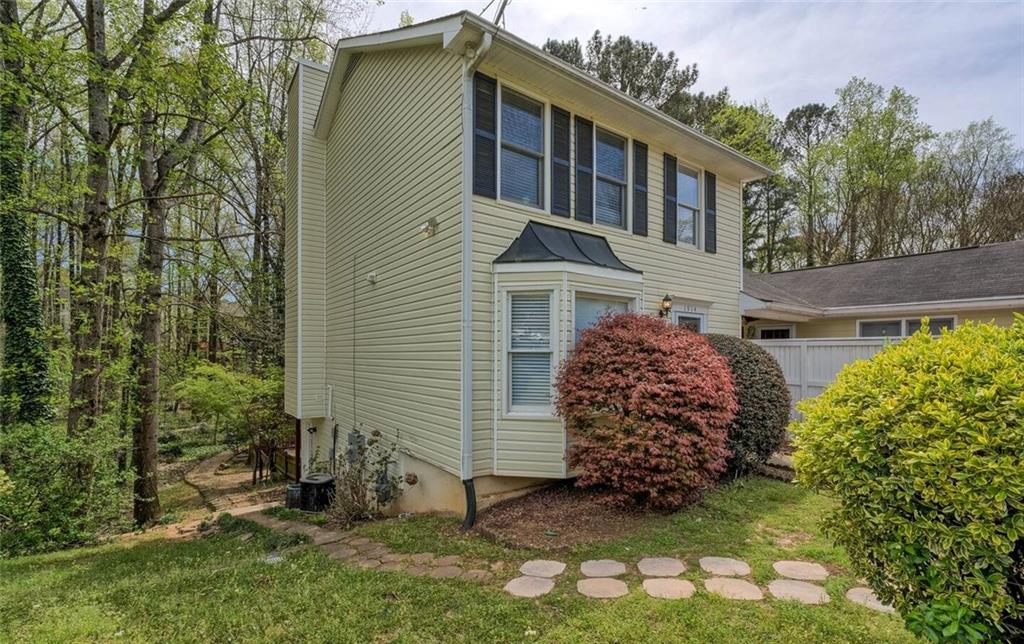 1914 Cooper Landing Drive SE