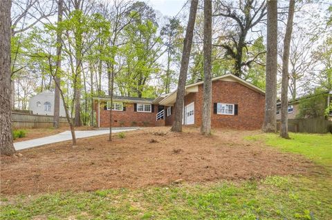 Photo of 86 Pioneer Trail, Marietta, GA 30068 (MLS # 7747876)