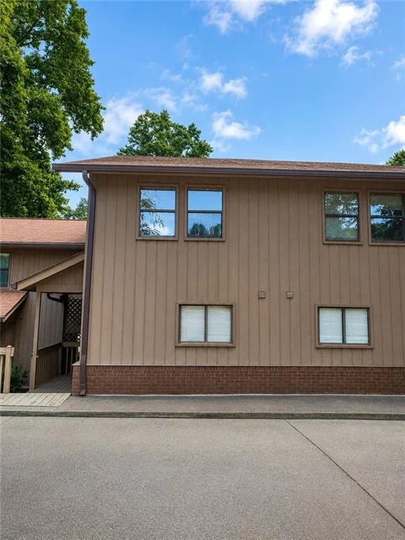 1102 Pine Tree Drive Unit 1102