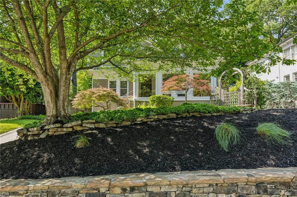 608 Sherwood Road NE