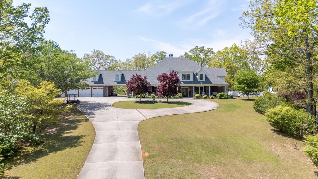 1141 Highway 136 E