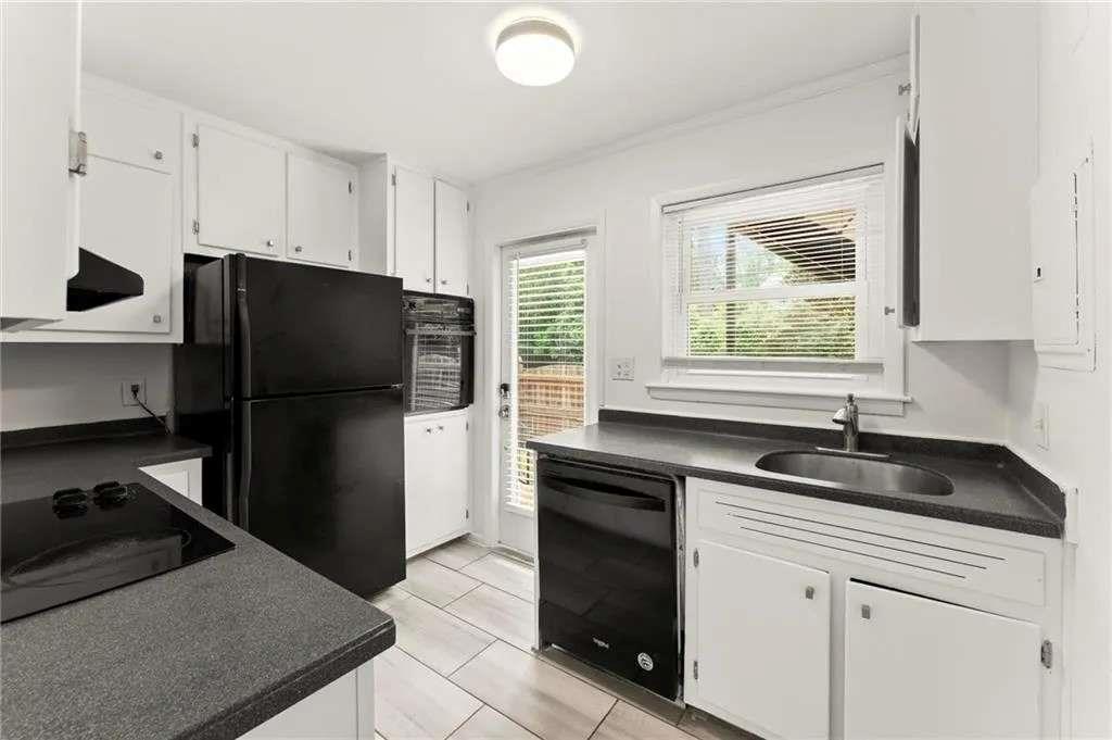 3510 Roswell Drive N3