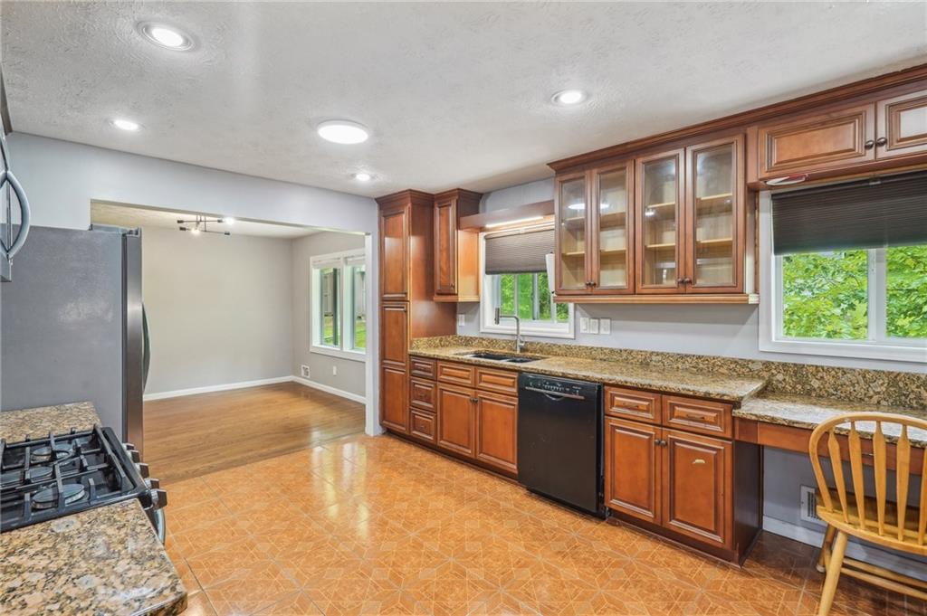 2201 Colonial Oak Way, Stone Mountain, Georgia image 11