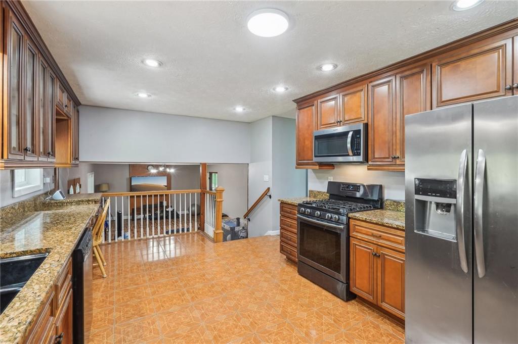 2201 Colonial Oak Way, Stone Mountain, Georgia image 10