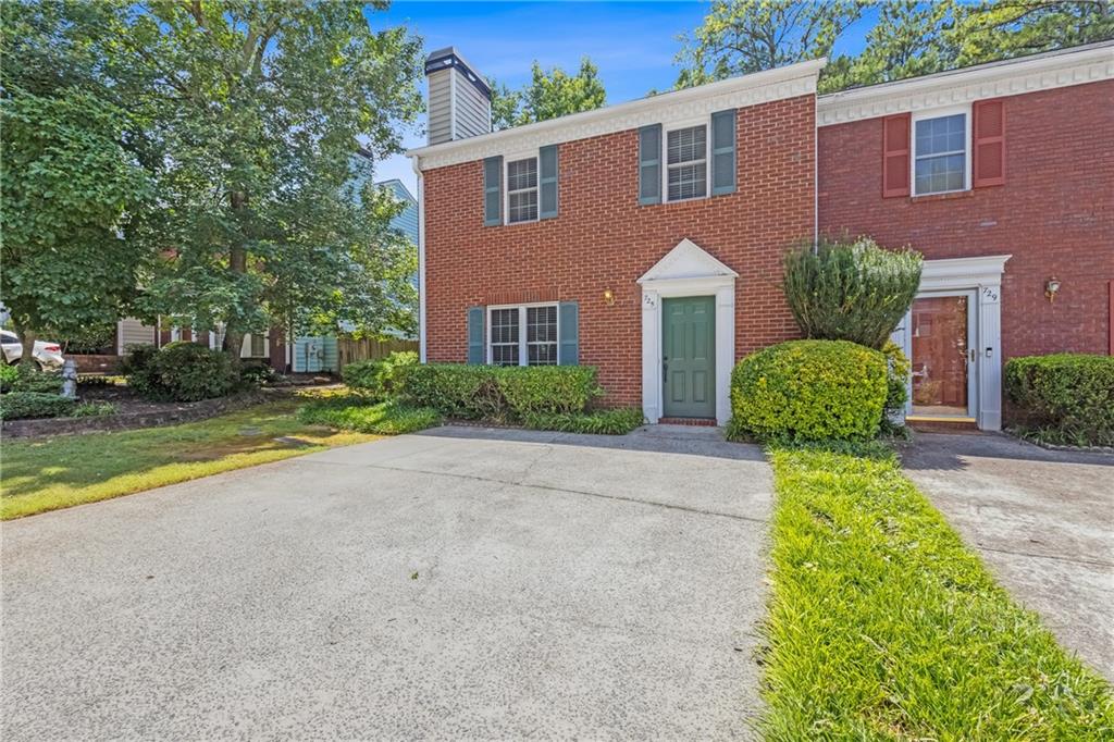 725 Anderson Walk