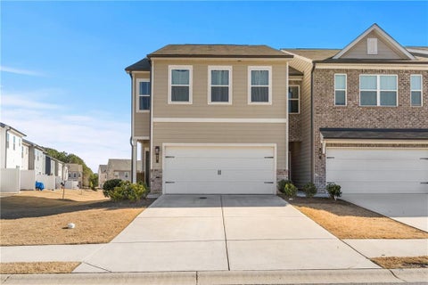 Townhouse For Sale - 62 Tumbling Waters Trail<br/> Dawsonville, GA 30534