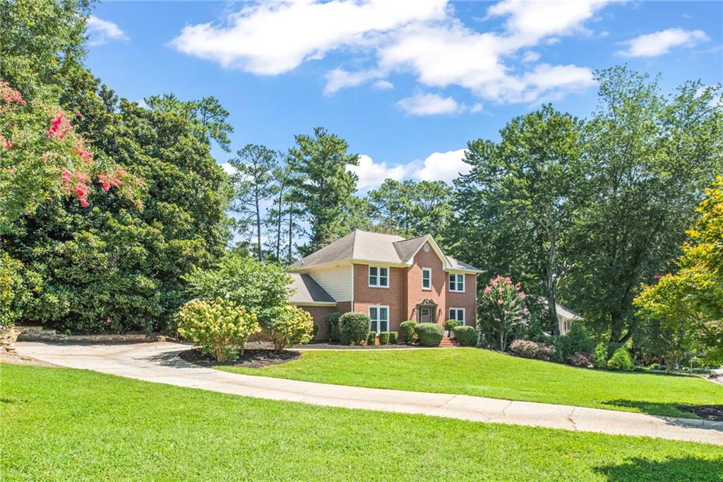 3201 Lakeridge Drive SE