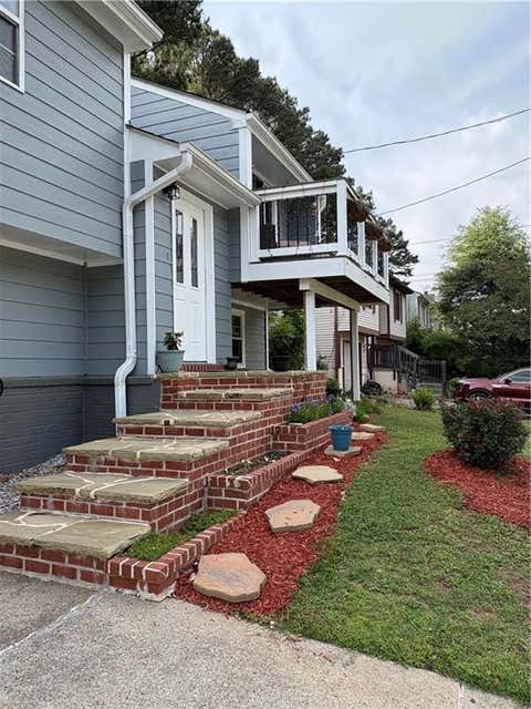 Homes For Sale - 5529 Willow Brook Drive<br/> Norcross, GA 30093