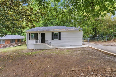 Homes For Sale - 5160 Ellen Street<br/> Forest Park, GA 30297
