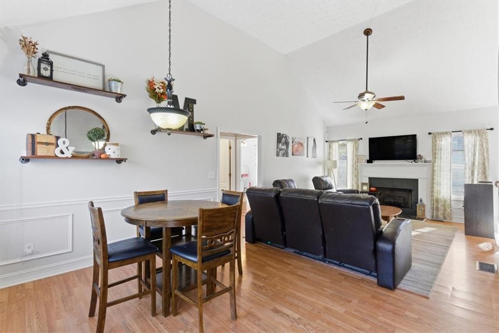 941 Grassdale Road NW