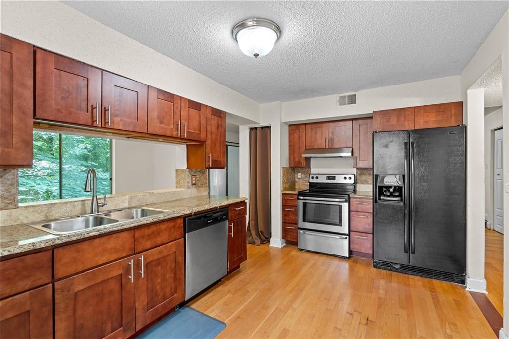 814 Seasons Parkway