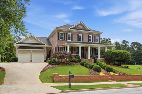 Homes For Sale - 1072 Moores Walk Lane<br/> Suwanee, GA 30024