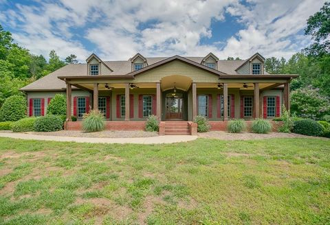 A home in Murrayville