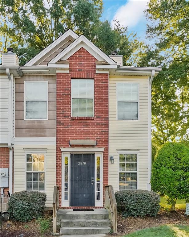 Nice Townhome available for rent. Good condition. Move-in ready. Convenient location. Easy access to shopping, transportation, MARTA, etc.