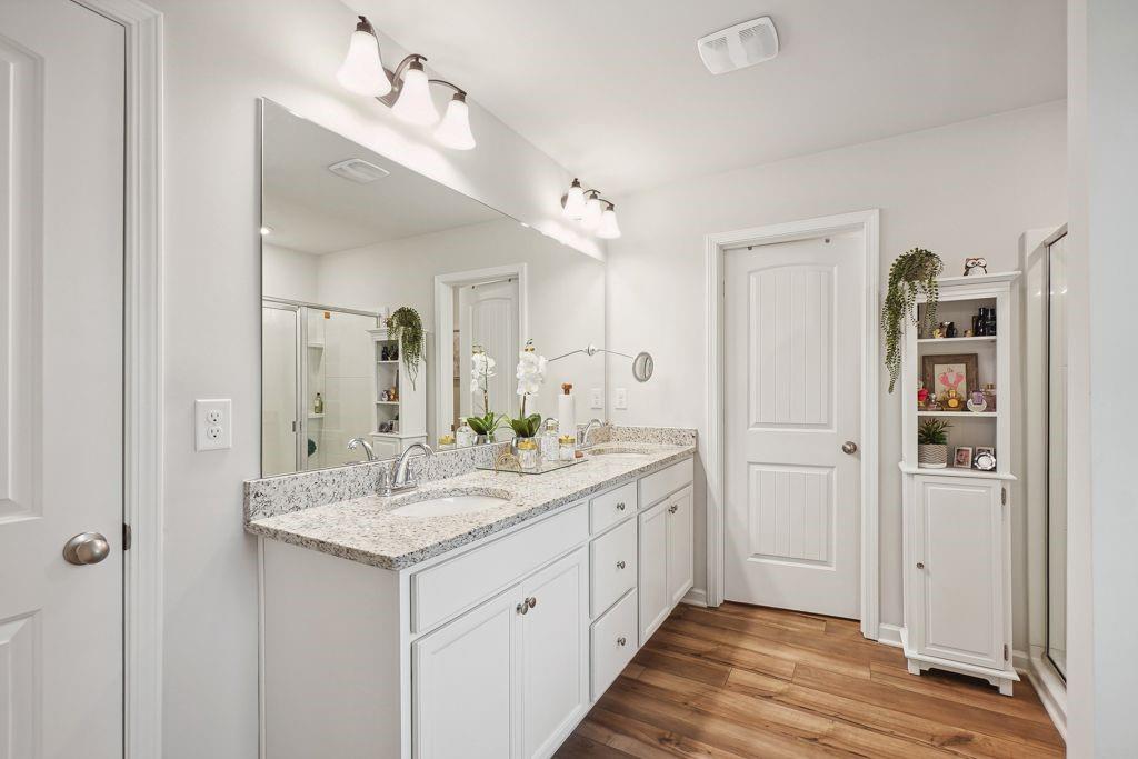 824 Lakehaven Lane, Loganville, Georgia image 13