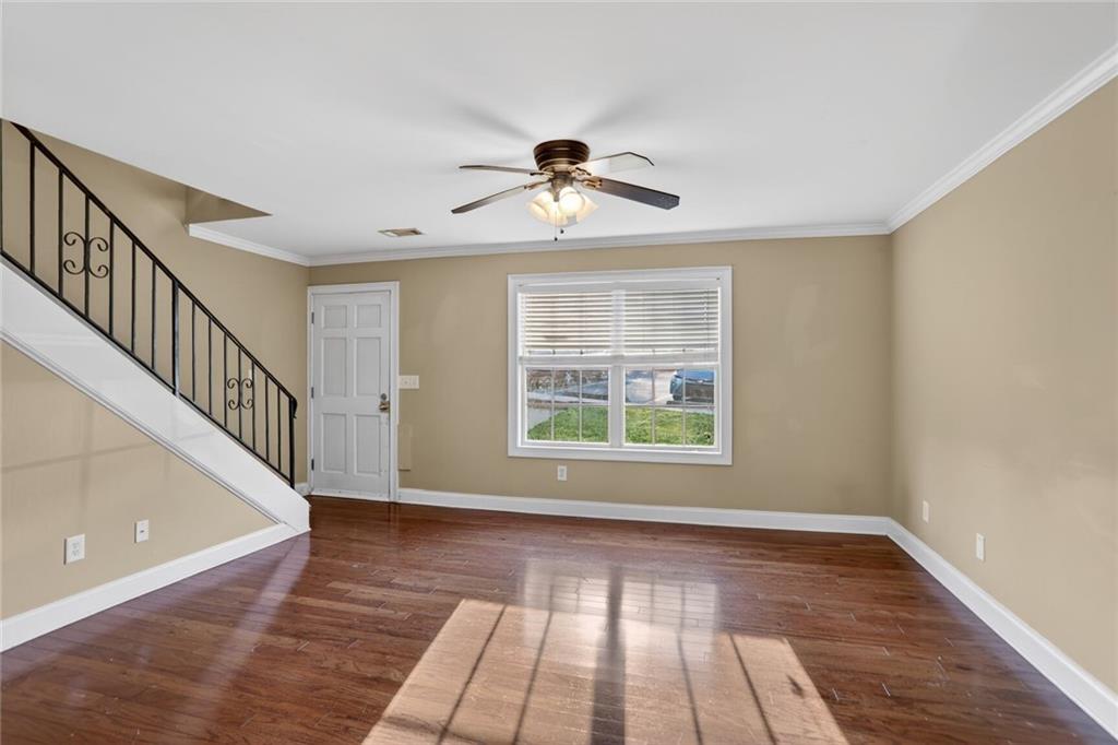 37 Villa Court SE