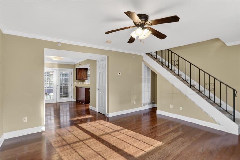 37 Villa Court SE