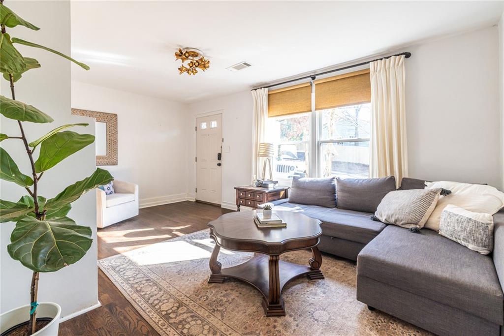 1072 Sanders Avenue SE