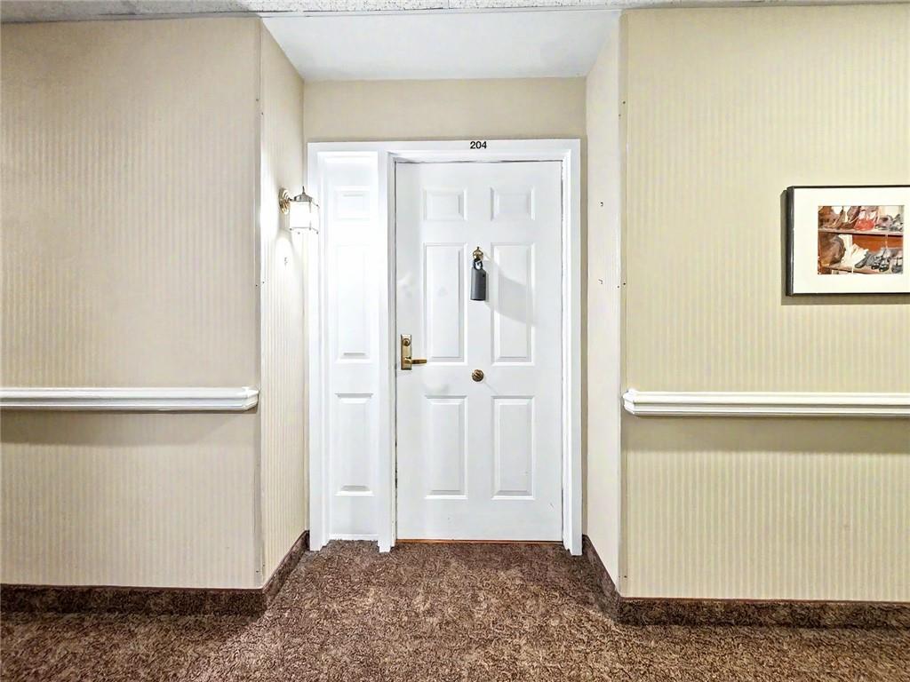 1800 Clairmont Lake A204