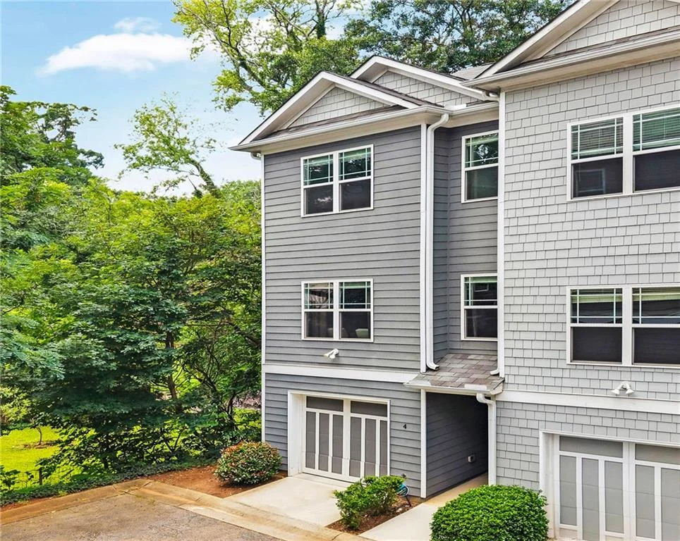 1365 Memorial Drive SE Unit 4