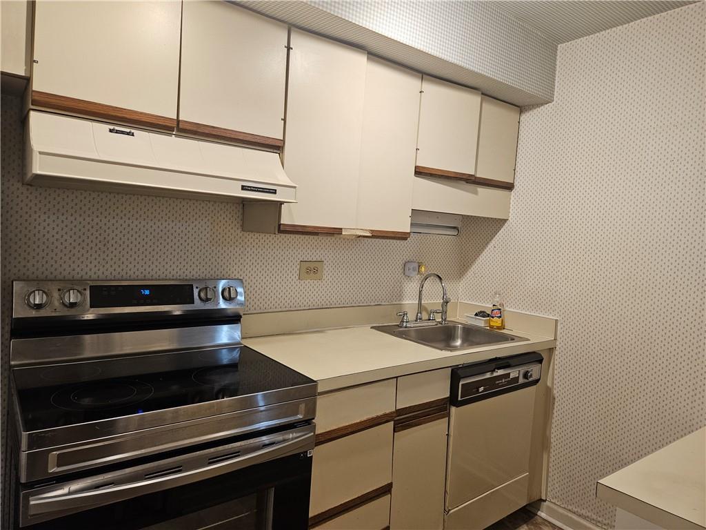 300 Peachtree Street NE 18L