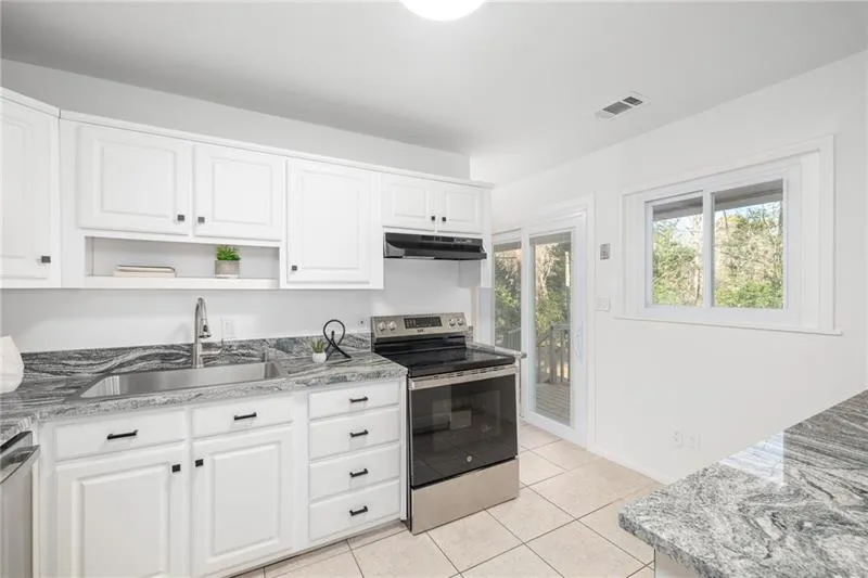 Smyrna, Georgia 30080, United States, 3 Bedrooms Bedrooms, ,2 BathroomsBathrooms,Residential,Active,97473