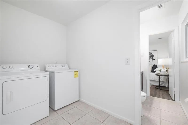 Smyrna, Georgia 30080, United States, 3 Bedrooms Bedrooms, ,2 BathroomsBathrooms,Residential,Active,97473