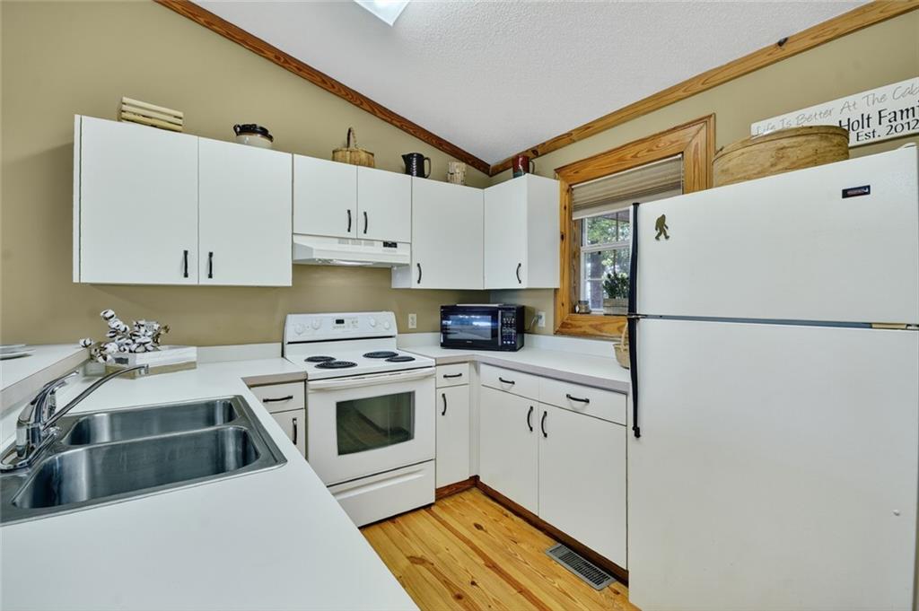 1689 Walnut Ridge
