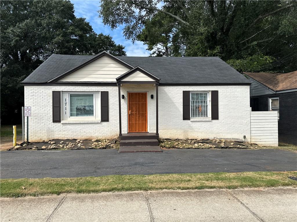 Aggressively priced at $325,000 – this renovated C-1 zoned commercial property is a rare opportunity on busy Candler Road! Perfect for owner-users or investors, this 936 SF building offers flexible space ideal for professional offices, therapy or wellness studios, retail, tax/insurance services, or boutique operations.
Originally a residence, the building has been updated to offer a comfortable, professional environment with hardwood floors, central HVAC, and a versatile floor plan. The private rear parking lot provides multiple spaces for staff and customers — a major advantage in this high-traffic corridor.
Located less than 5 minutes from East Lake Golf Club, Kirkwood, and Oakhurst, and just 10 minutes to Downtown Decatur and Atlanta, this property offers maximum visibility with over 18,000+ vehicles daily passing by.
This is one of the best values on the corridor — a turn-key space with excellent exposure and zoning flexibility. Schedule your showing today!