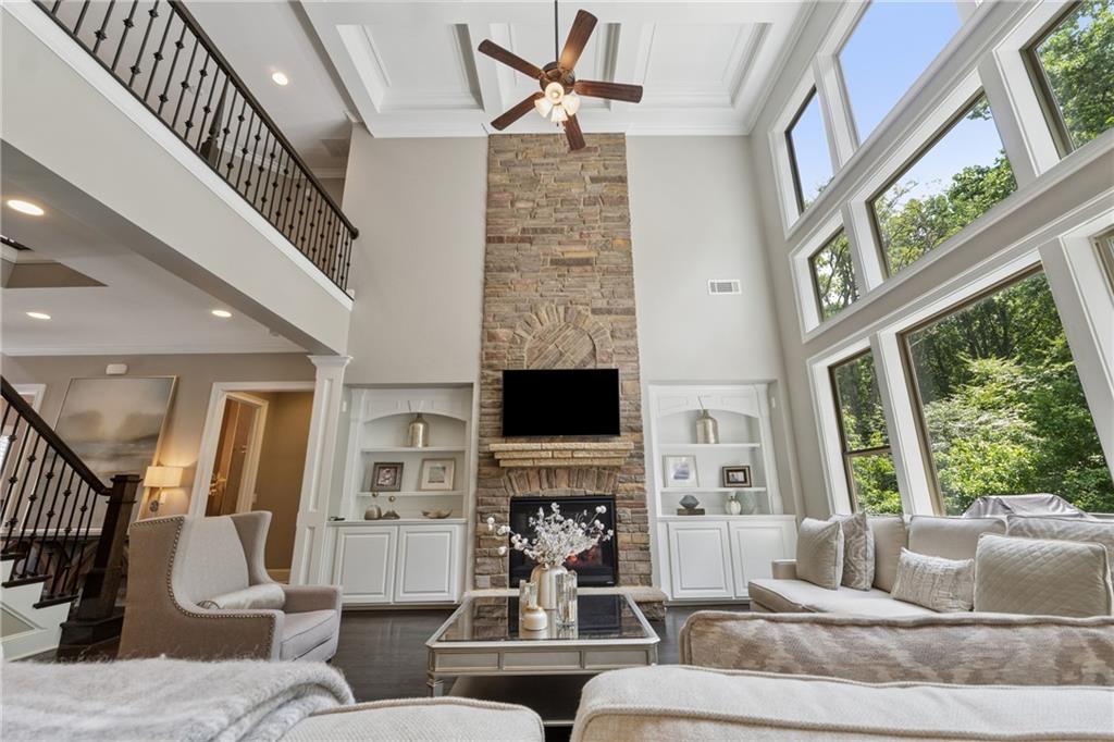 5460 Summit Oak Drive
