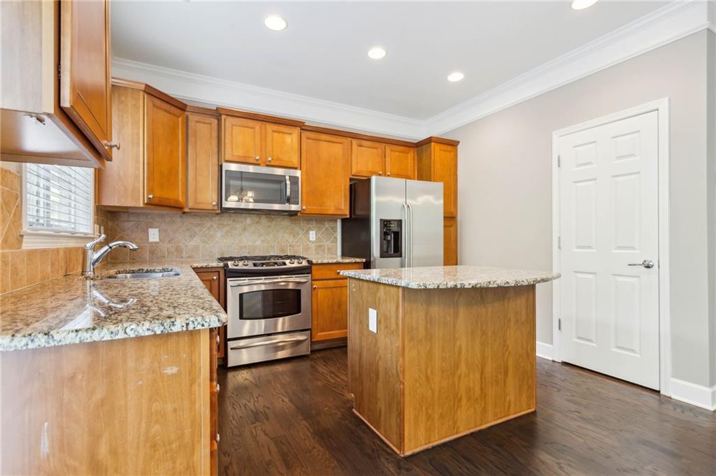 2252 Limehurst Drive, Atlanta, Georgia image 9