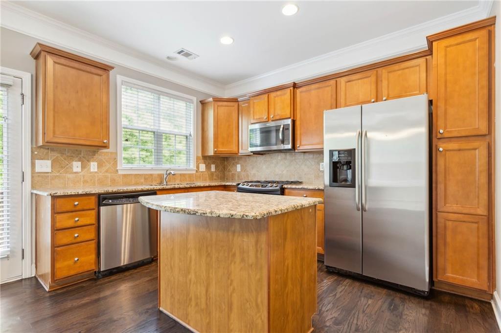 2252 Limehurst Drive, Atlanta, Georgia image 8