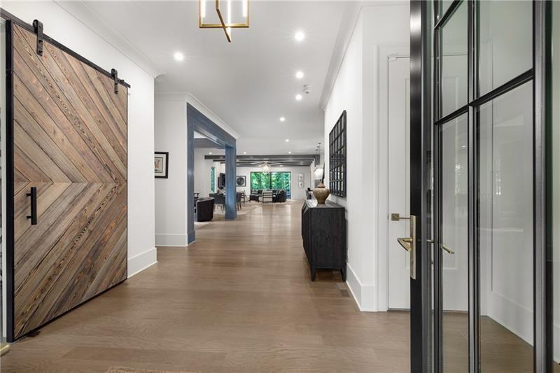 306 Pinecrest Road NE