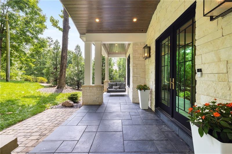 306 Pinecrest Road NE