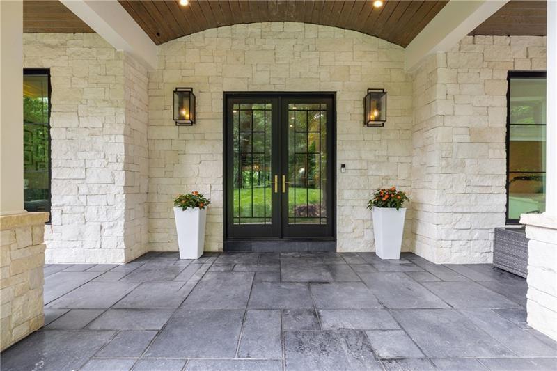 306 Pinecrest Road NE