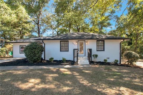 Photo of 2326 Mark Trail, Decatur, GA 30032 (MLS # 7662269)