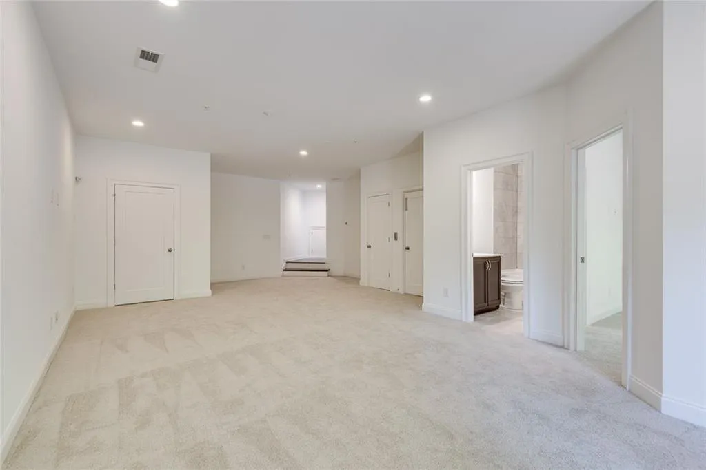 Alpharetta, Georgia 30009, United States, 4 Bedrooms Bedrooms, ,4 BathroomsBathrooms,Residential,Active,94534